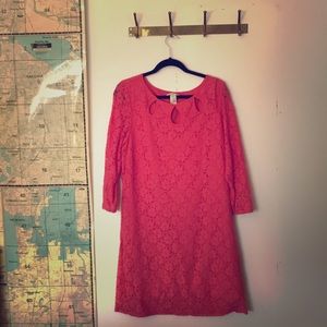 Lace dress with 3/4 sleeve